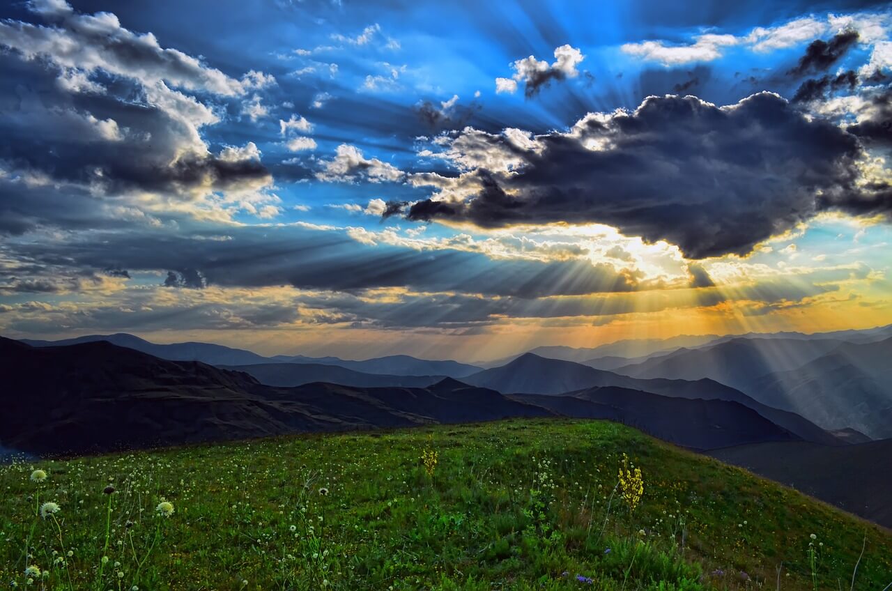 雲と山