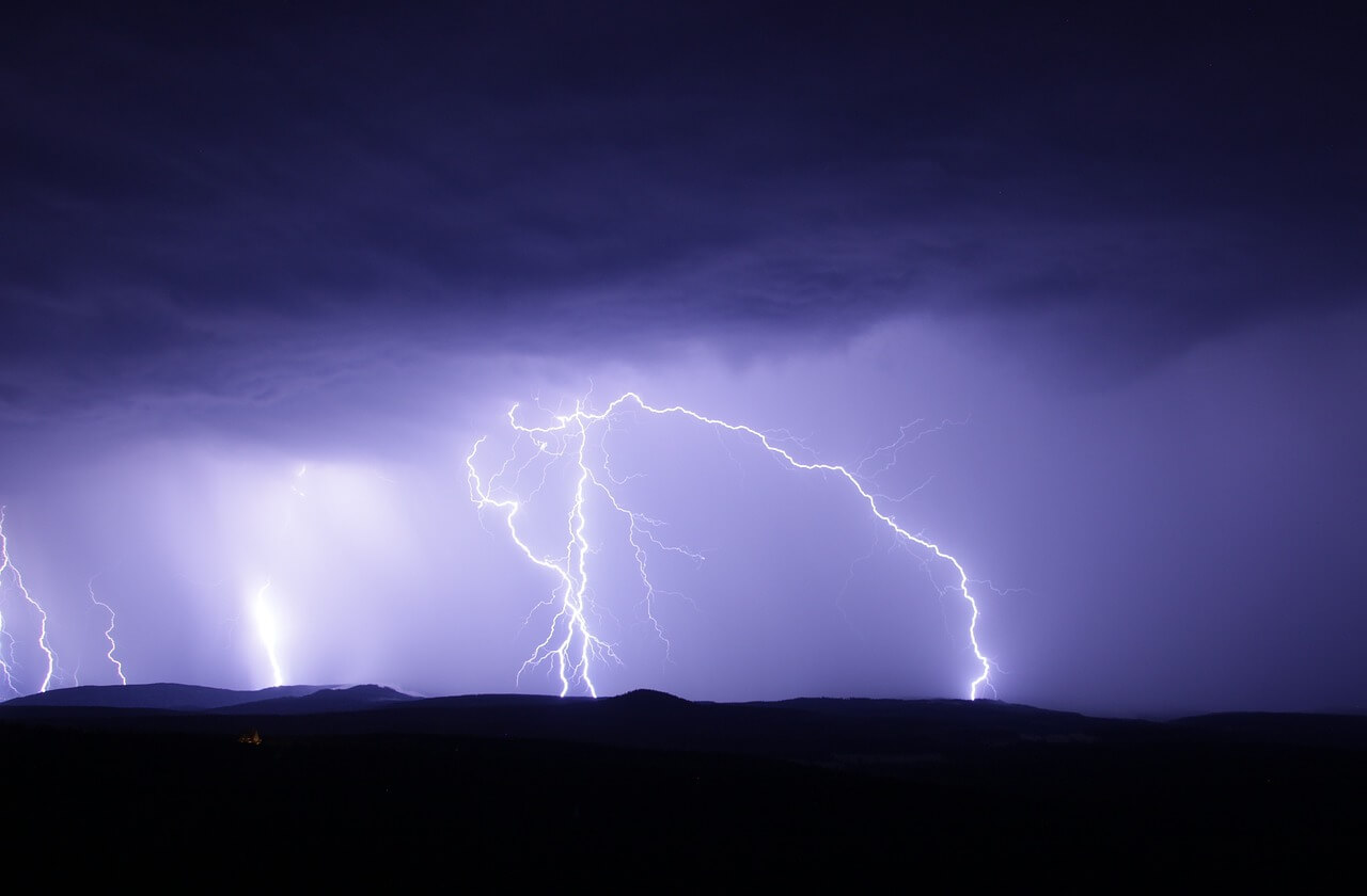 雲と雷